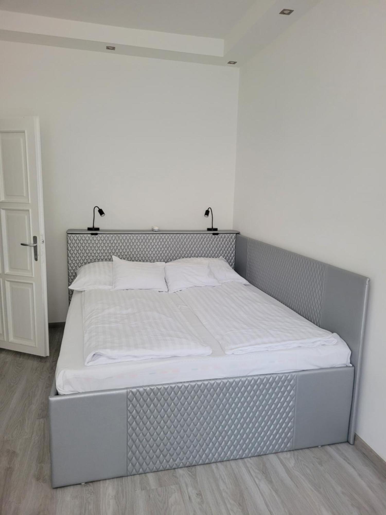 Martina Apartman Bekescsaba Phòng bức ảnh